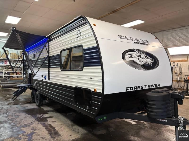 2026 Cherokee Grey Wolf 23mk alt