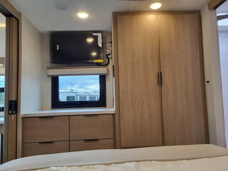 2027 Thor Compass 24JG AWD