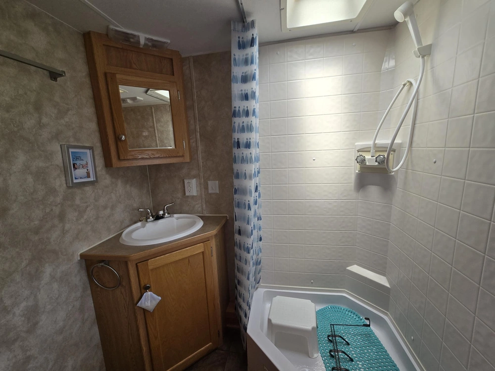 Sunnybrook 266rb 2009 alt