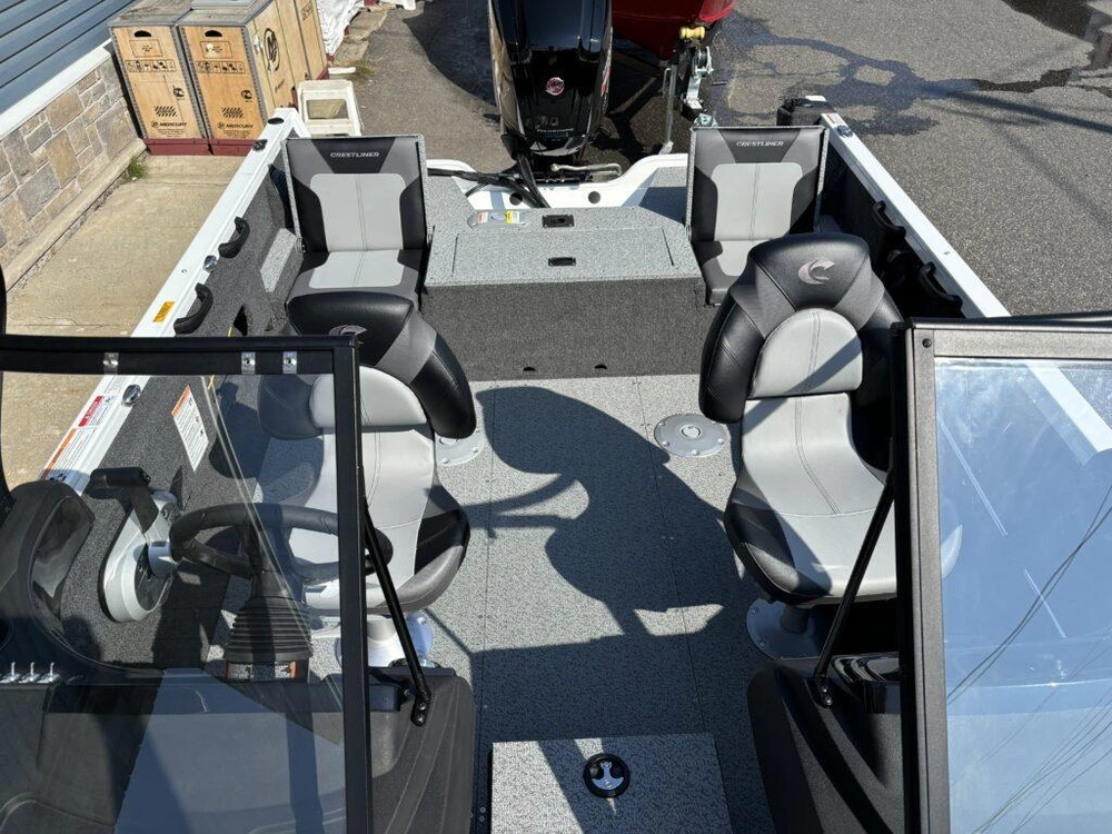 2026 Crestliner 1750 Hawk W/115hp & Matching Trailer! alt