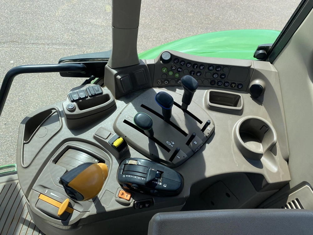 John Deere 6110m 2023 alt