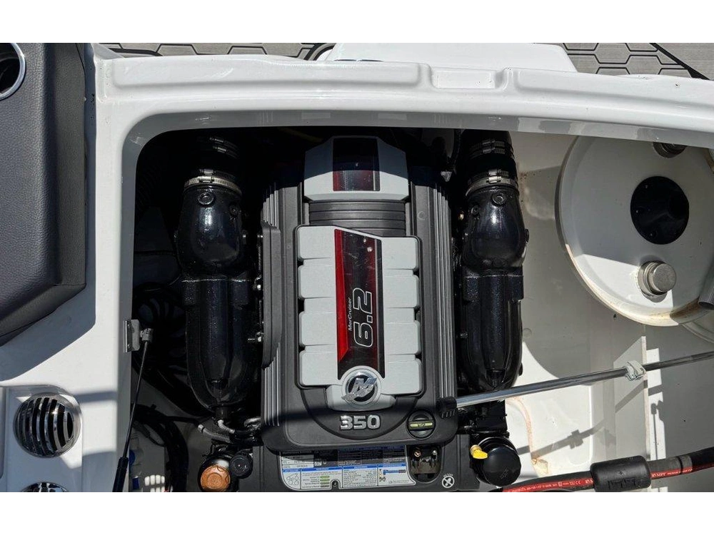 2024 Four Winns Hd8 Mercruiser 6.2l / Bravo 3 alt