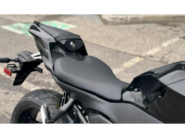 Yamaha Yzf-r7 2026 alt