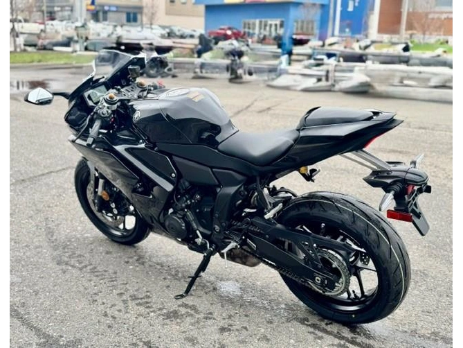 Yamaha Yzf-r7 2026 alt