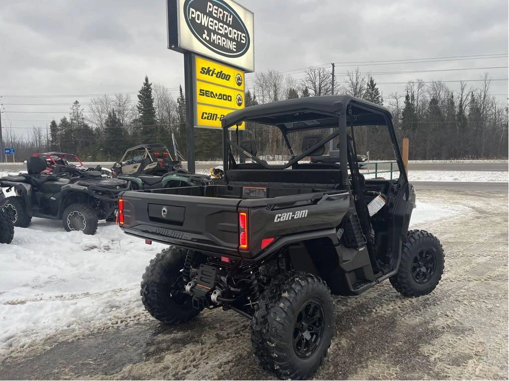 2026 Can-am Defender Xt Hd11 With 10.25" Infotainment alt