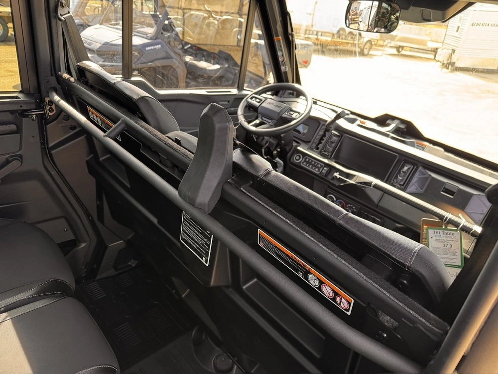 2026 Can-am 6mte Def Max Ltd 65 Hd11 Wh Hb 26 alt