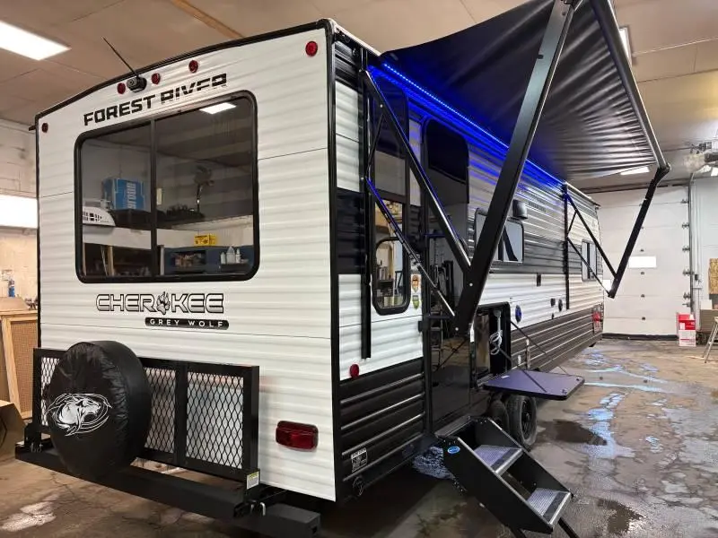 Cherokee Grey wolf 23MK 2026