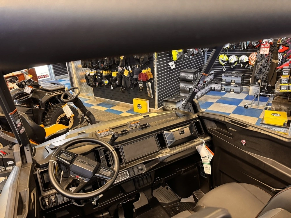 2026 Can-am 8yta Defender X Mr Hd11 With Half Doors alt