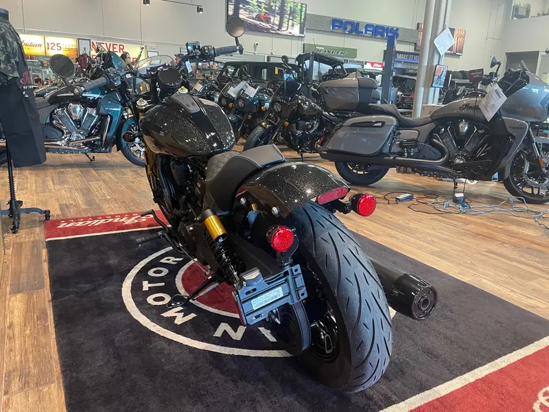 2026 Indian Motorcycle 101 SCOUT - ONYX BLACK CRYSTAL W/ GRFX