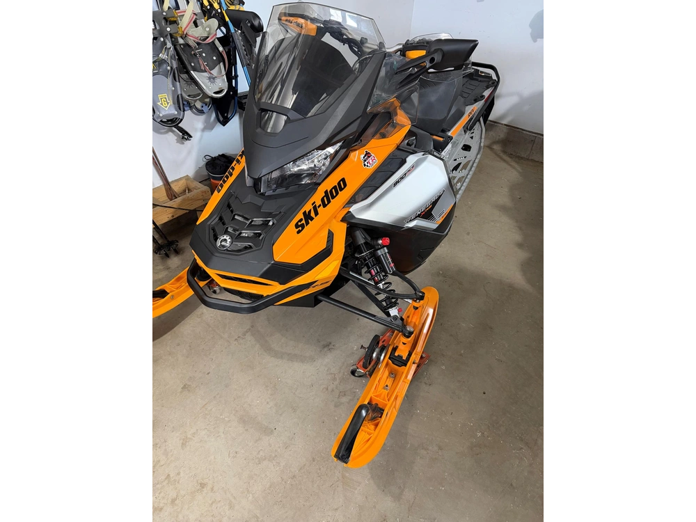 Ski-doo Renegade Xrs 900 Turbo 150 2019