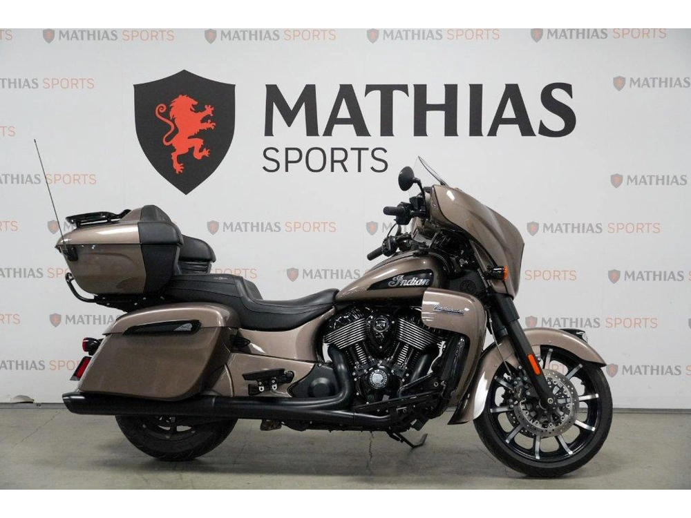 Indian Motorcycle Roadmaster Dark Horse 2022 alt
