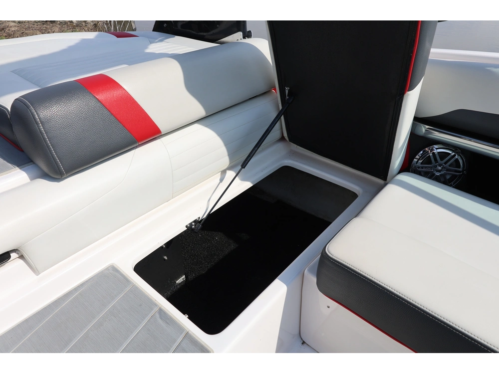 Regal 2100 2017 alt