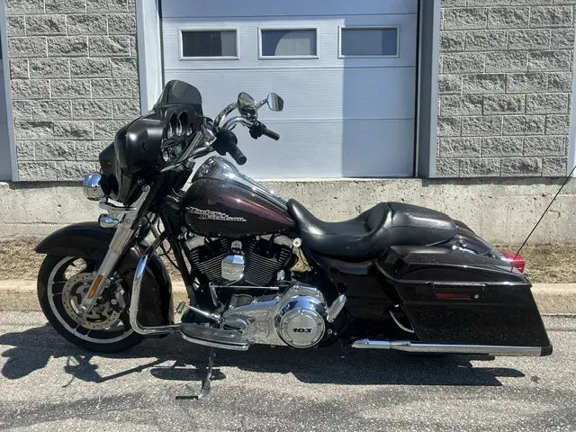 2011 Harley-Davidson Street GlideFLHX