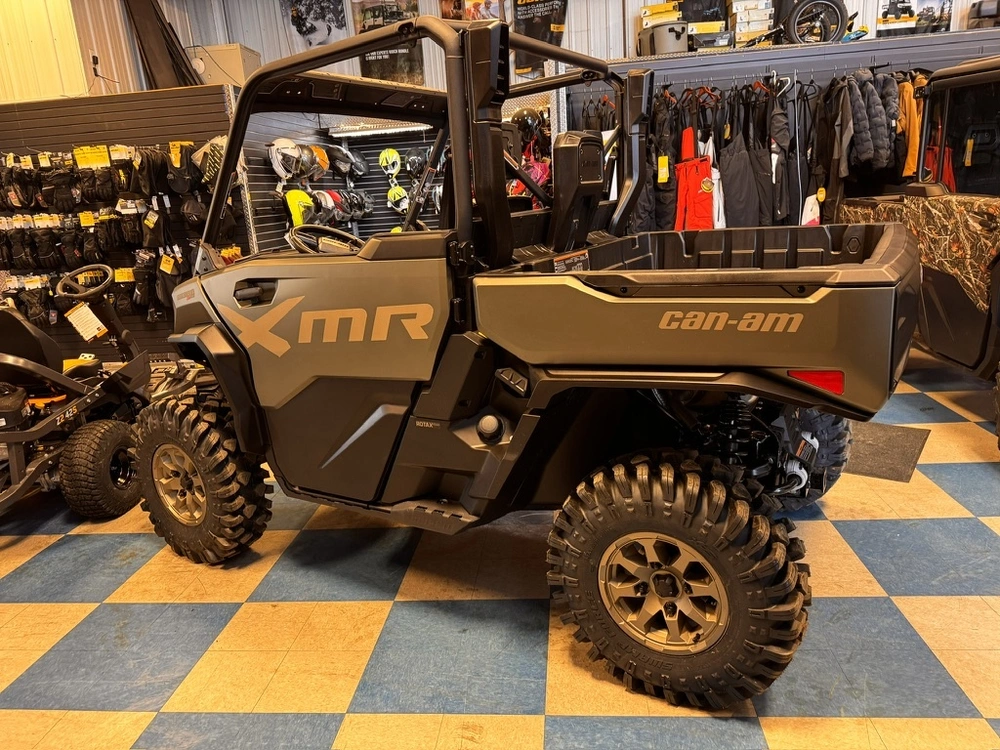 2026 Can-am 8yta Defender X Mr Hd11 With Half Doors alt