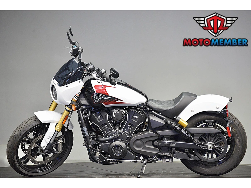 2025 Indian Motorcycle 101 Scout Ghost White Metallic With Graphics alt