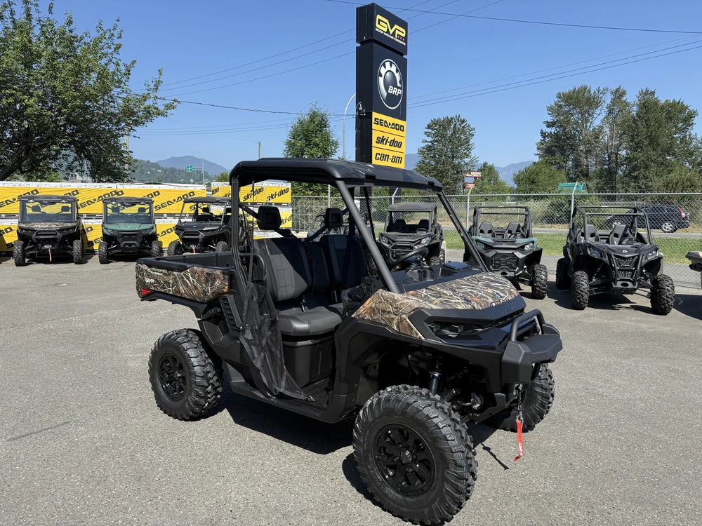 2026 Can-am Defender Xt Hd11 With 10.25' Infotainment alt