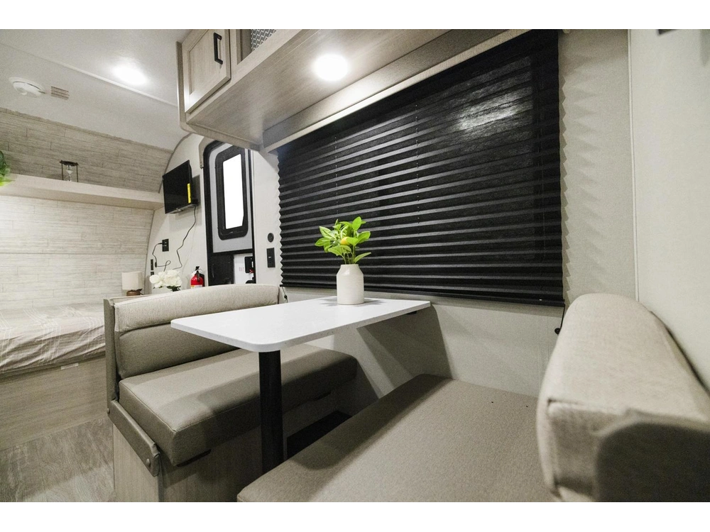 2025 Forest River Aurora 15rbx alt