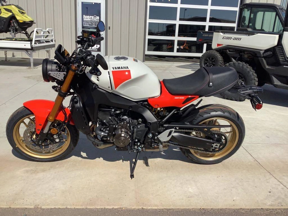 2026 Yamaha Xsr900 alt