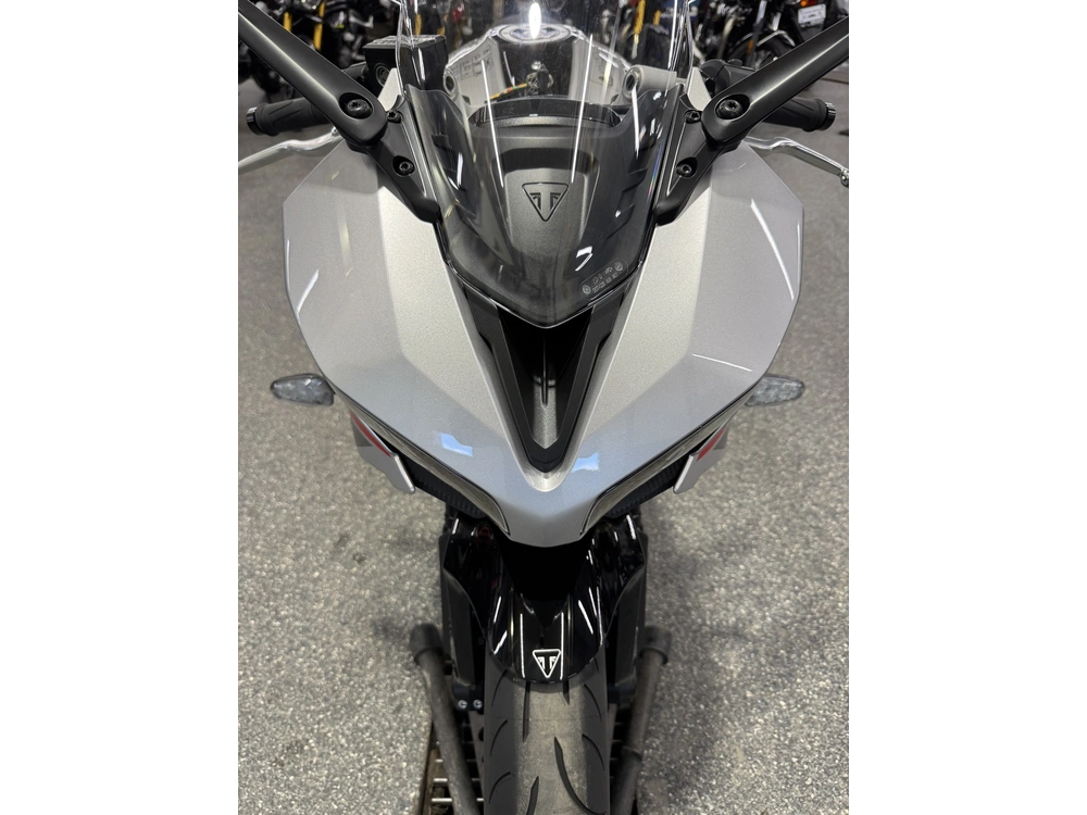 Triumph Daytona 660 Argent 2026 alt