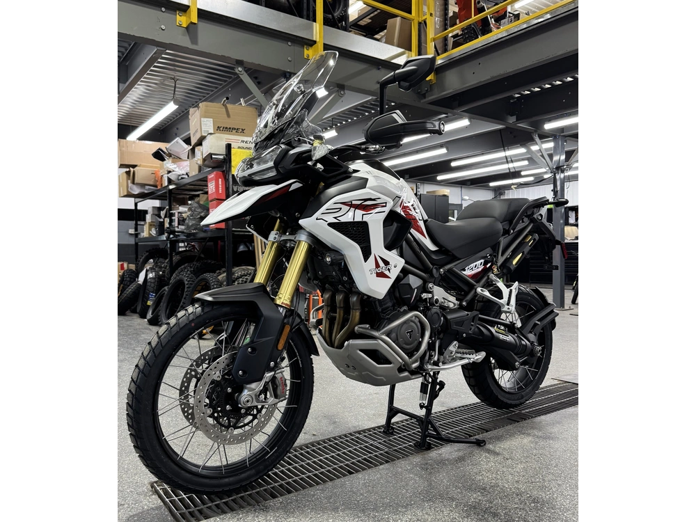 Triumph Tiger 1200 Desert Ed 2026 alt