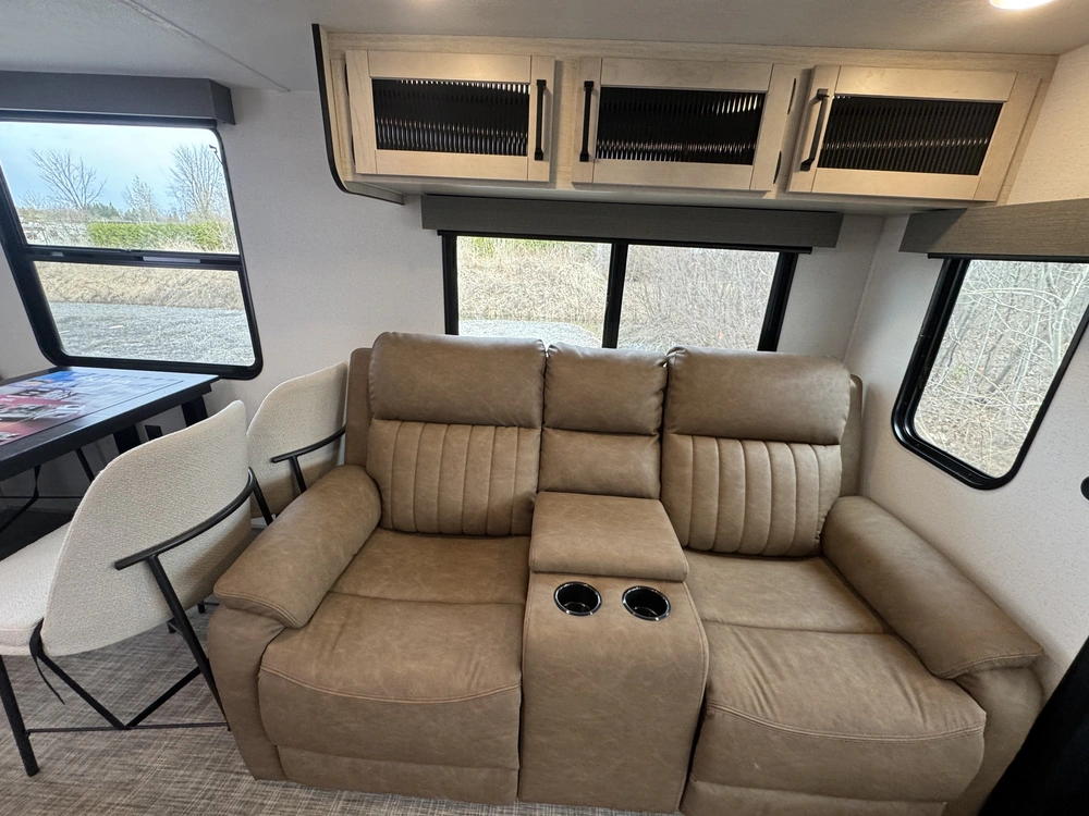 2026 Palomino Puma 31rlqs alt