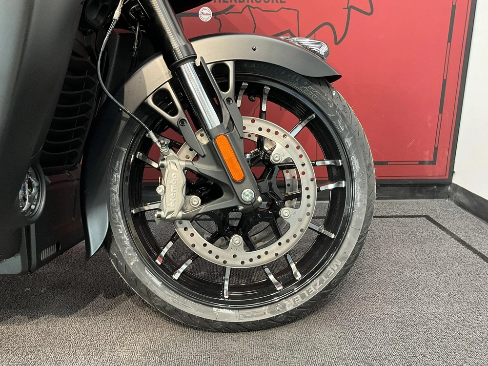 2026 Indian Motorcycle Pursuit Dark Horse + 112 Package alt