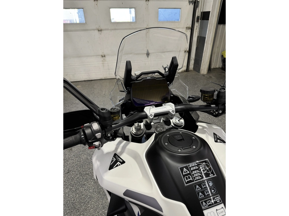 Triumph Tiger 1200 Alpine Ed 2026 alt