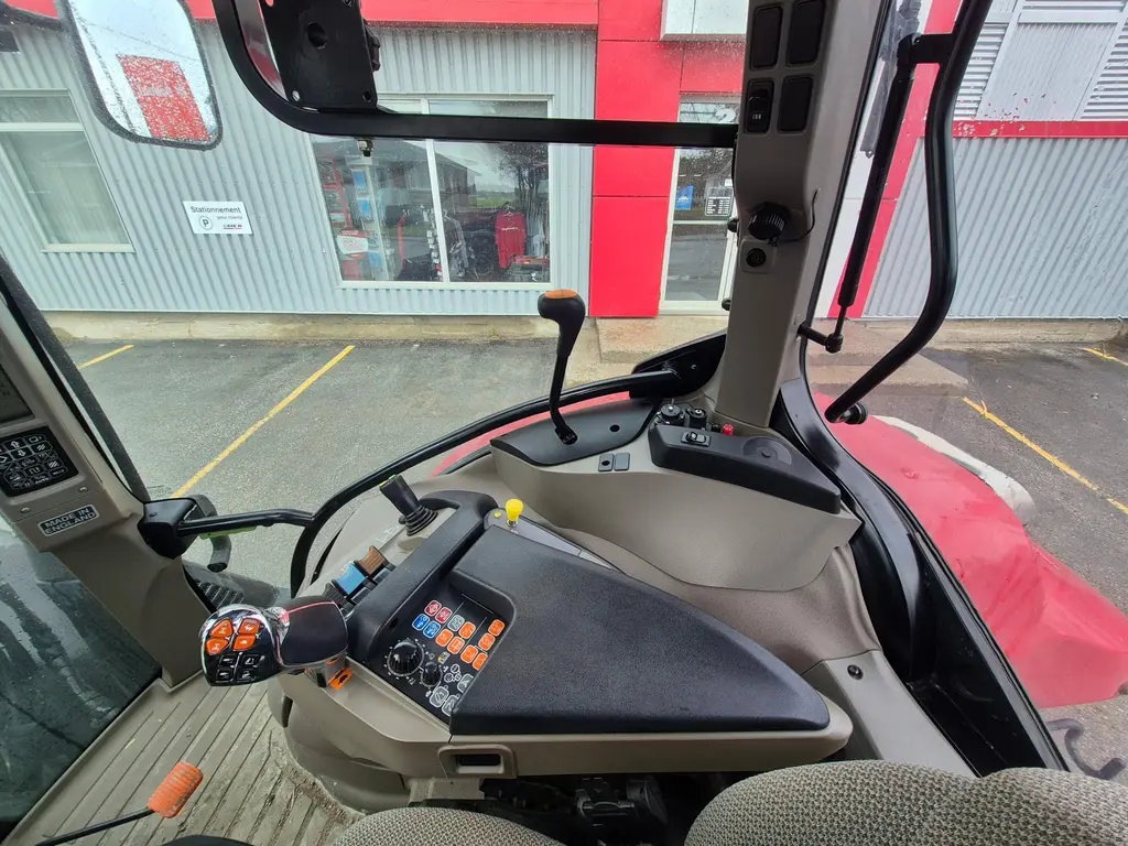 2017 Case IH Maxxum 125