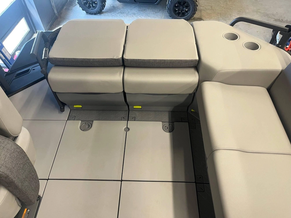 2026 Sea-doo Switch Cruise 18ft 170hp With Painted Trailer alt