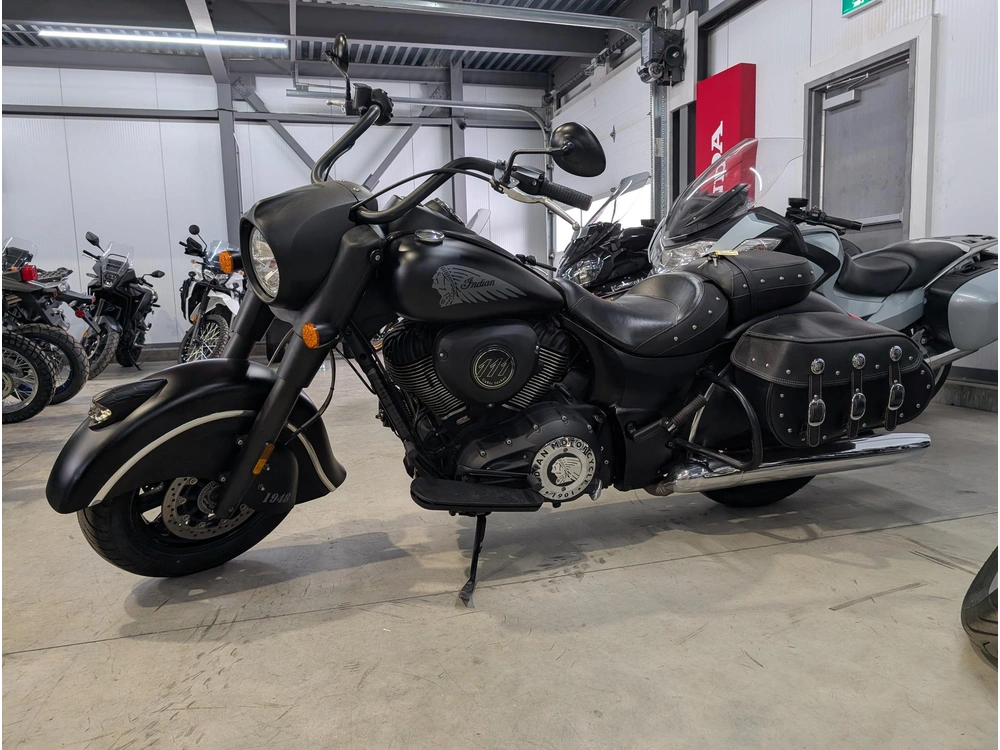 Indian Motorcycle Chief Dark Horse 2017 alt