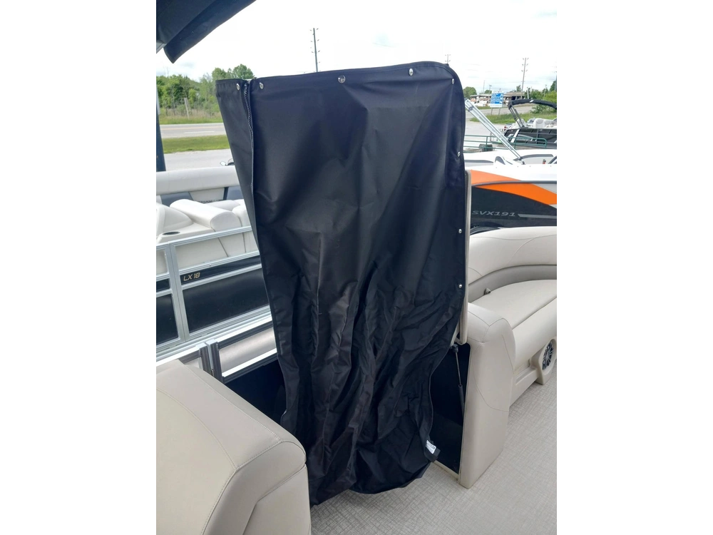 2023 Legend Q-series Le 21 Lounge W/merc 60elpt 4-stroke alt