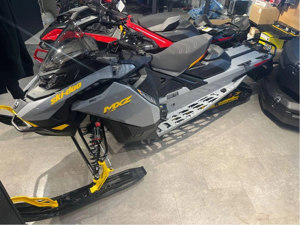 2026 Ski-doo Mxz Adrenaline W/blizzard Pkg 850 E-tec 137 With Ice Ripper Xt 1.25" Track alt