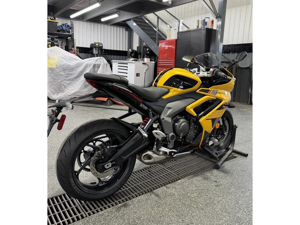 Triumph Daytona 660 Jaune 2026 alt