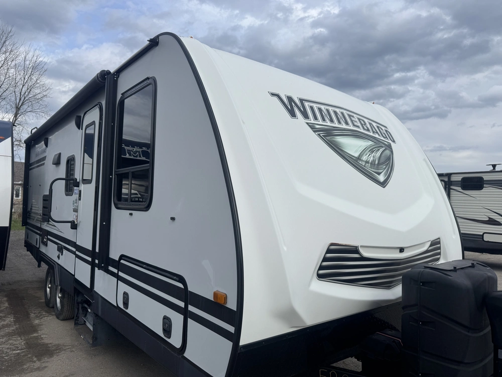 Winnebago Minnie 2201ds 2020 alt