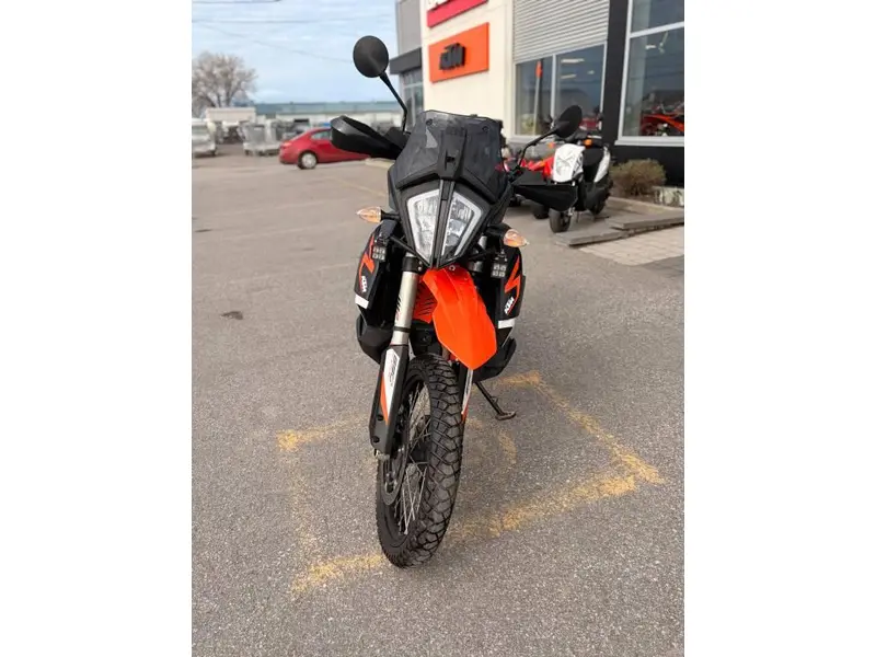 2022 KTM 890 ADV R