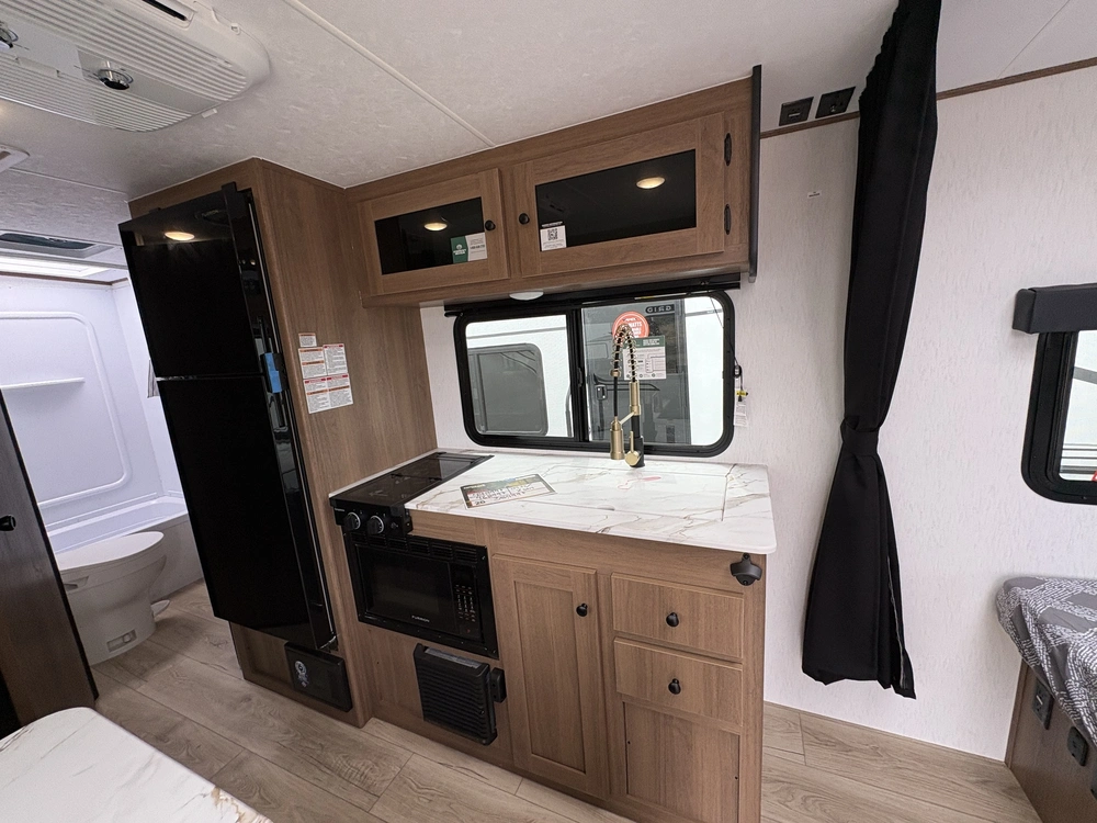 Coachmen Apex Nano 186bh 2026 alt