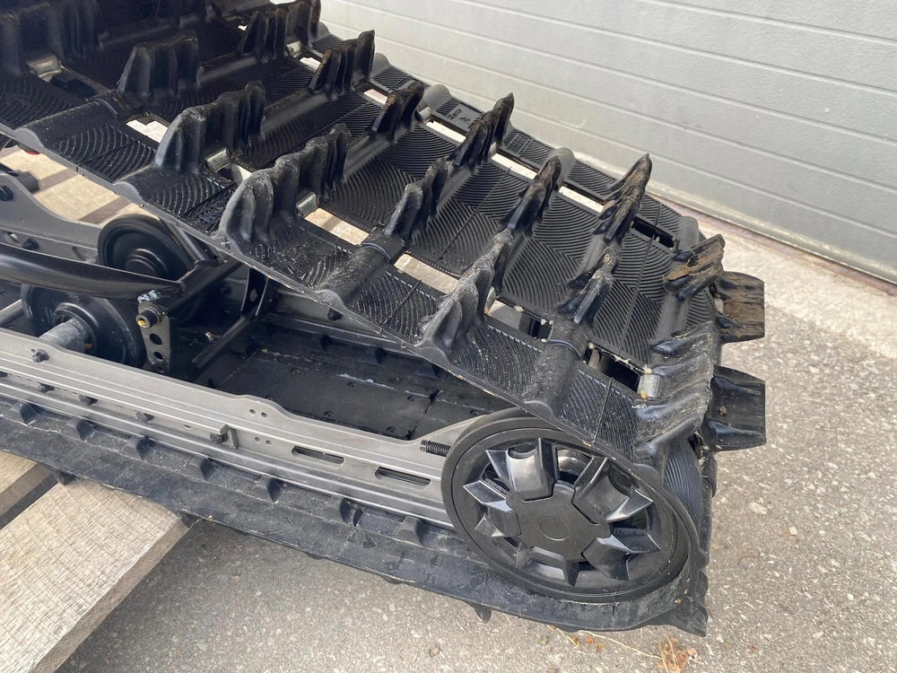 2024 Lynx Xterrain Re 850 alt