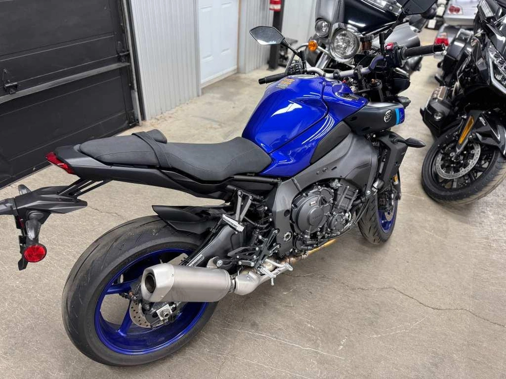 2025 Yamaha Mt-10 alt