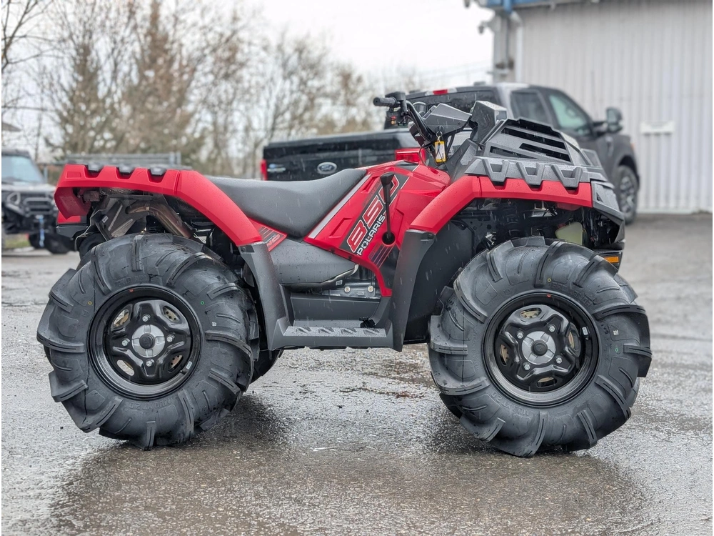 Polaris Sportsman 850 Mud Edition Fury Red 🎯 Vtt Boue Extrême 4x4 Traction Pneus 30 Pouces Xmr Renegade 1000r Performance 🟢 2026 alt