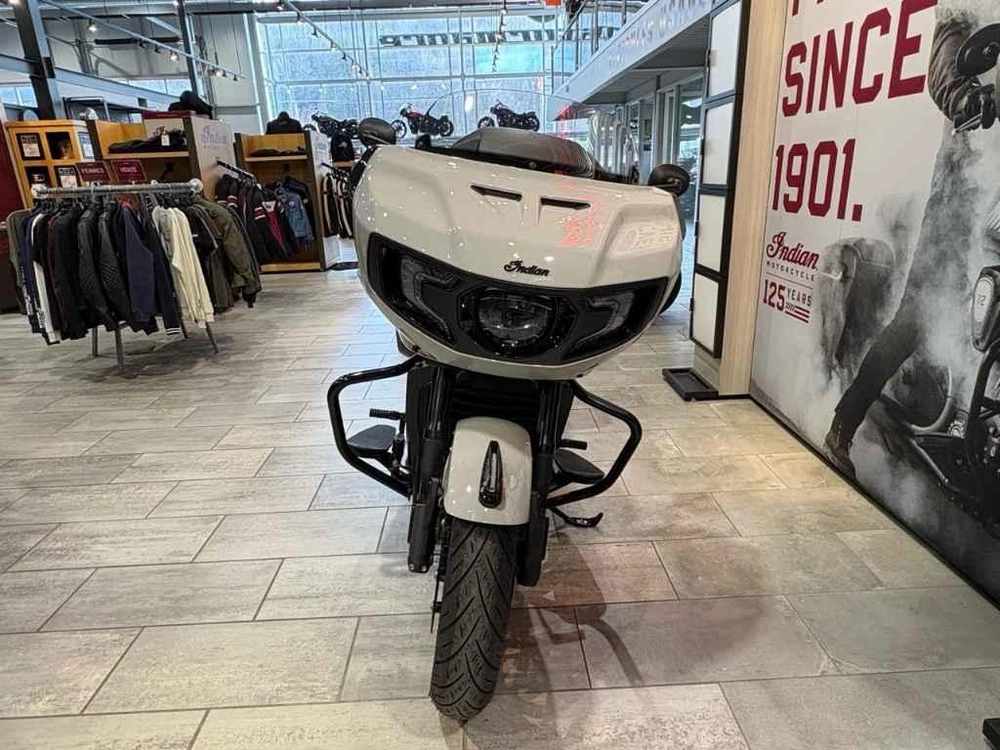 Indian Motorcycle Challenger Dark Horse + 112 Package 2026 alt
