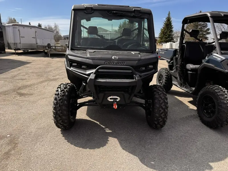 2026 Can-Am 7LTR DEFENDER XTCAB 65 HD11 BK 26 thumbnail 3
