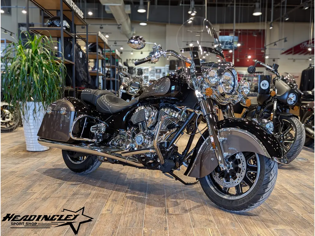 2026 Indian Motorcycle Springfield // Nara Bronze Metallic/Black Metallic 