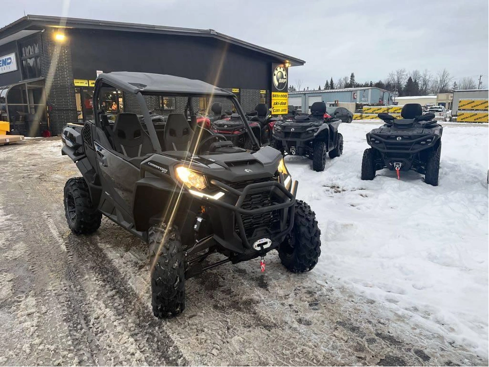 2026 Can-am Commander Xt 700 alt
