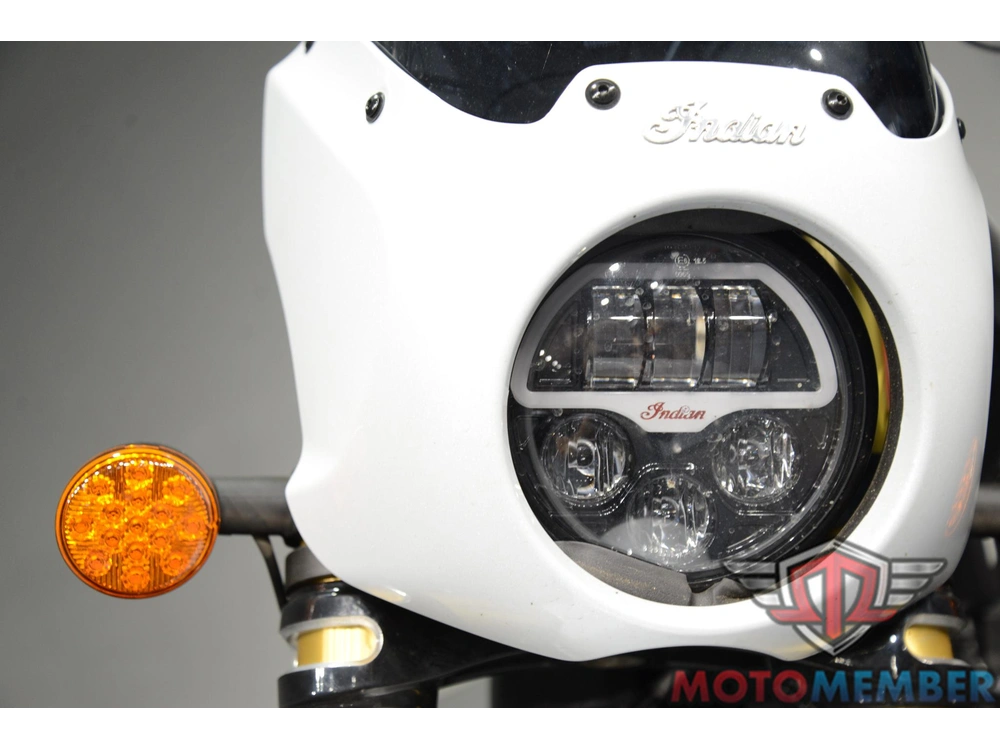 2025 Indian Motorcycle 101 Scout Ghost White Metallic With Graphics alt