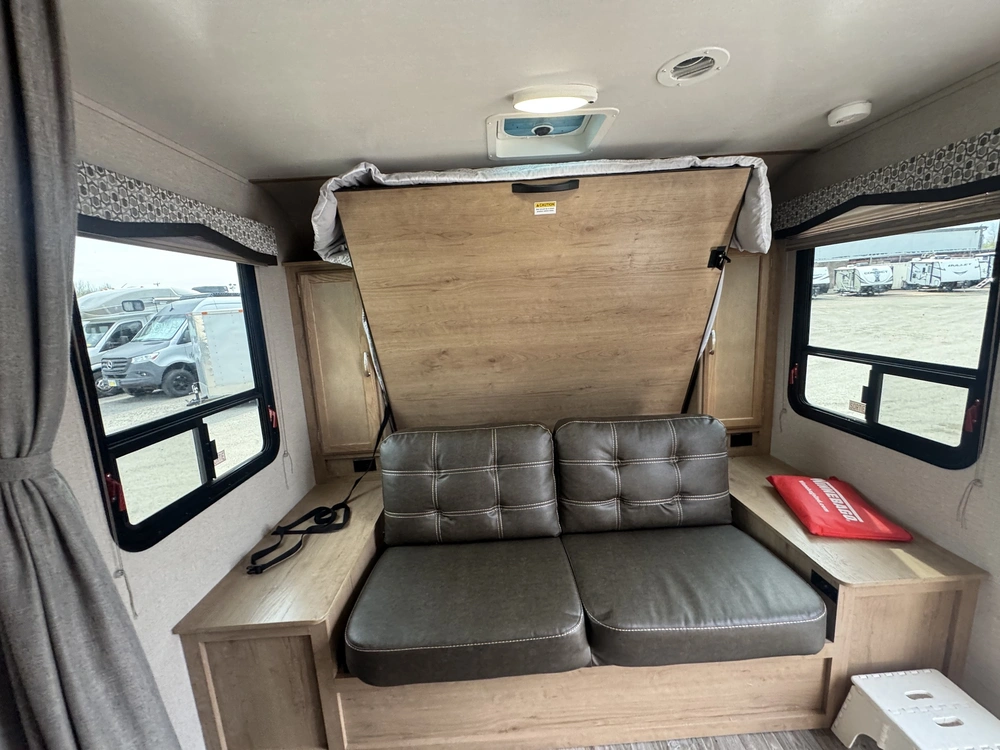 Winnebago Minnie 2201ds 2020 alt