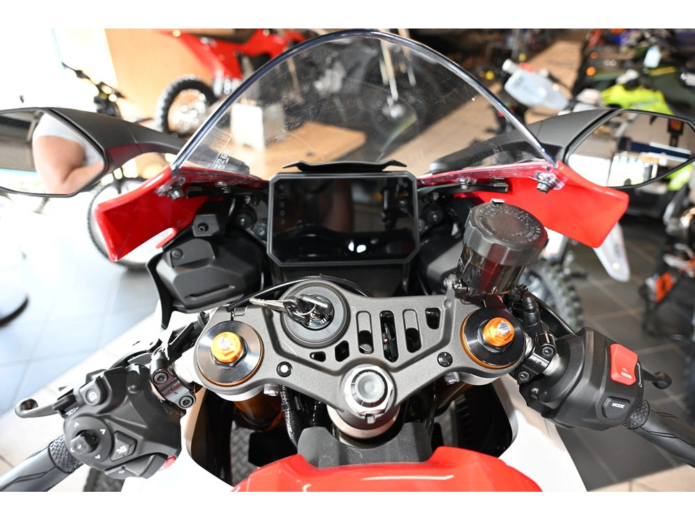 2026 Yamaha Yzf-r7 70th Anniversary Edition alt