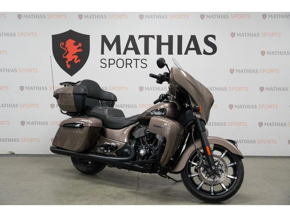 Indian Motorcycle Roadmaster Dark Horse 2022 alt
