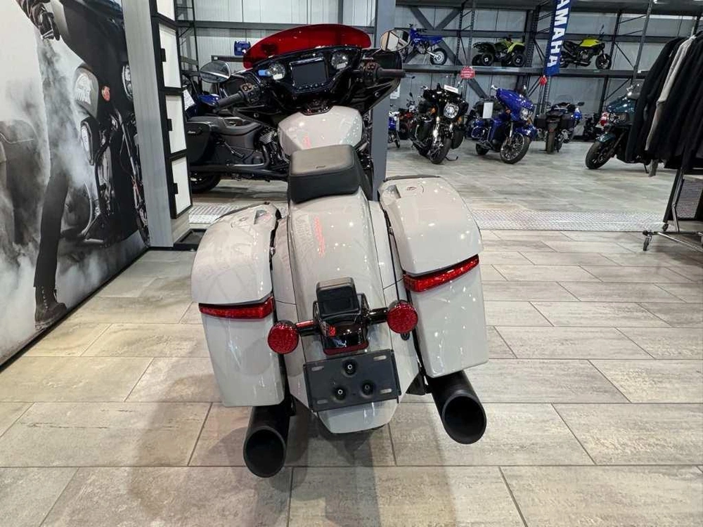 Indian Motorcycle Chieftain Powerplus Dark Horse + 112 & Audio Package 2026 alt