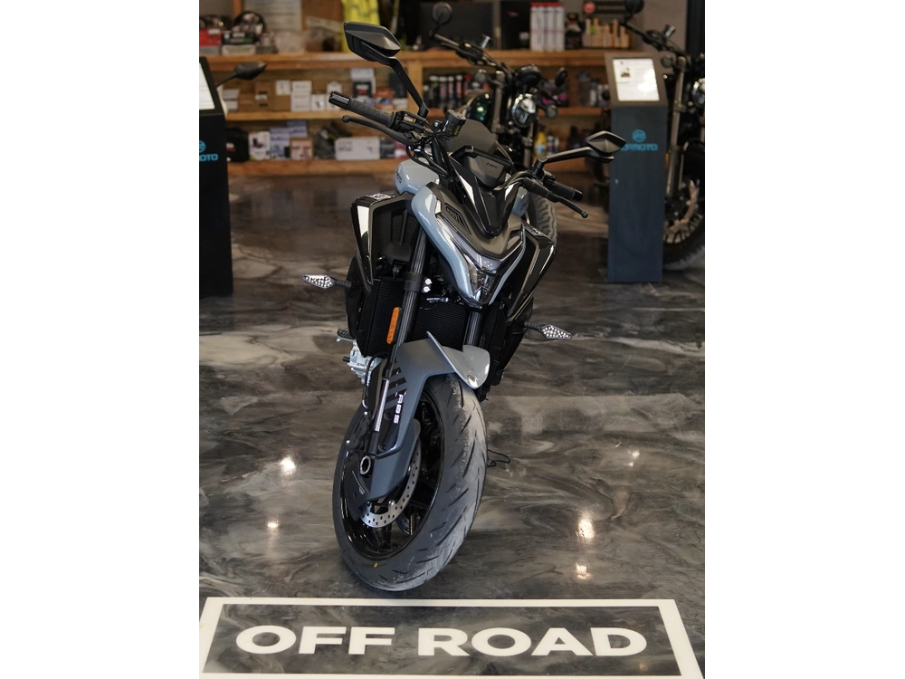 Cfmoto 675 Nk 2026 alt