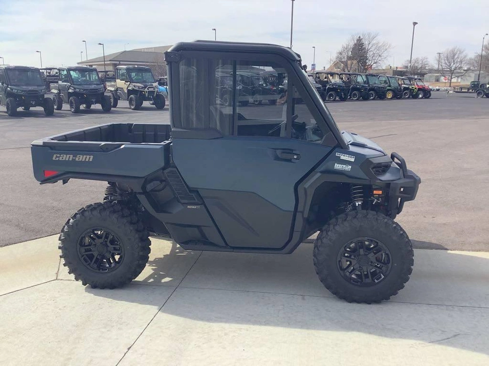 2026 Can-am Defender Limited Hd11 alt